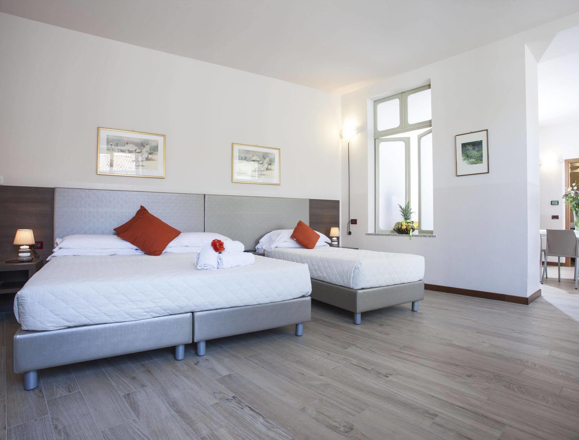 Residence Caffe Savona Alba  Zewnętrze zdjęcie