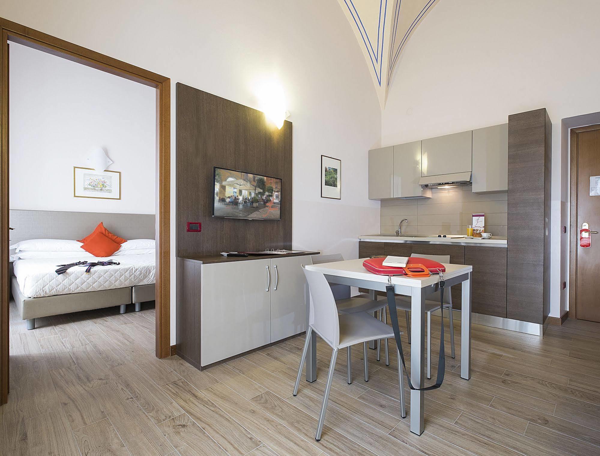 Residence Caffe Savona Alba  Zewnętrze zdjęcie