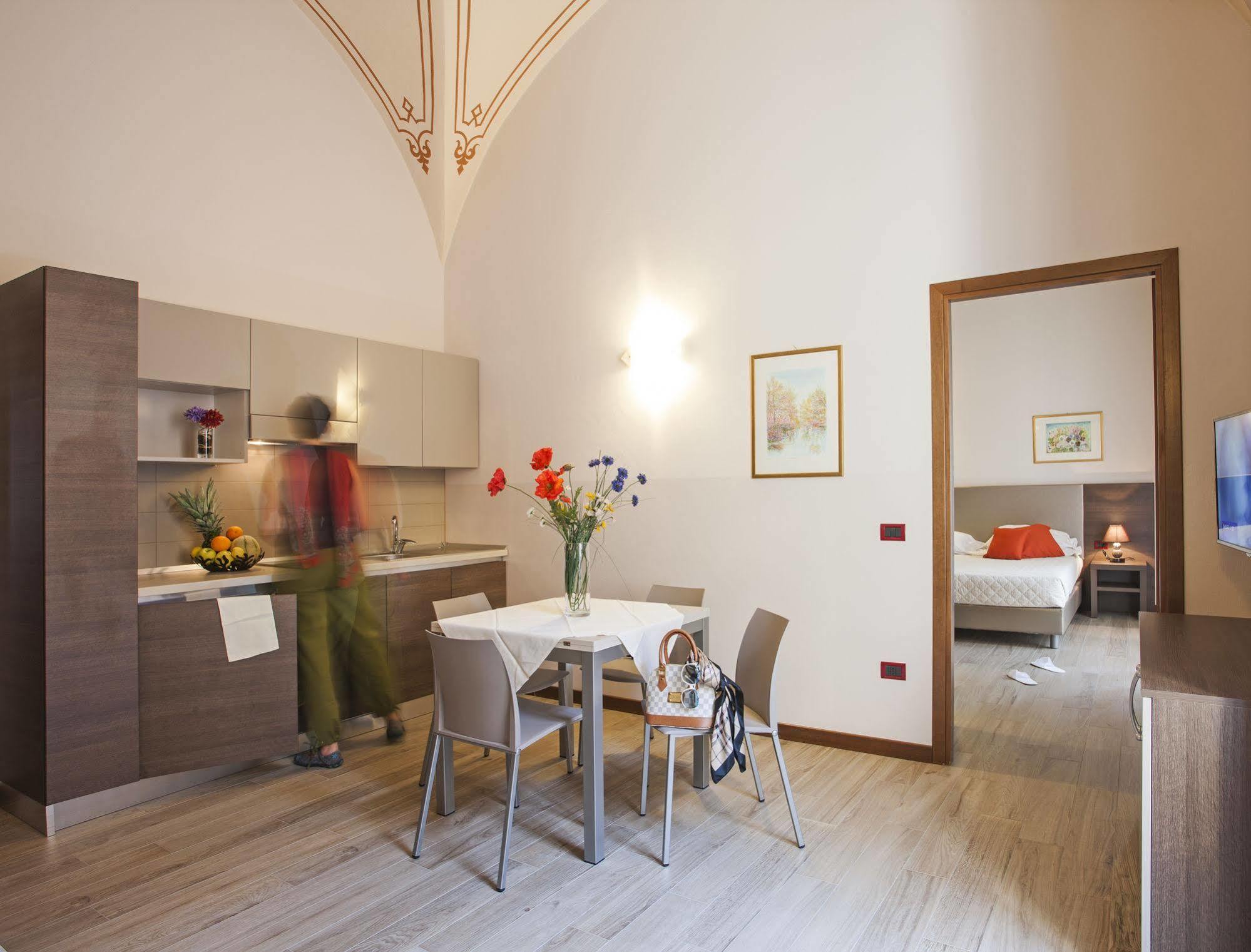 Residence Caffe Savona Alba  Zewnętrze zdjęcie