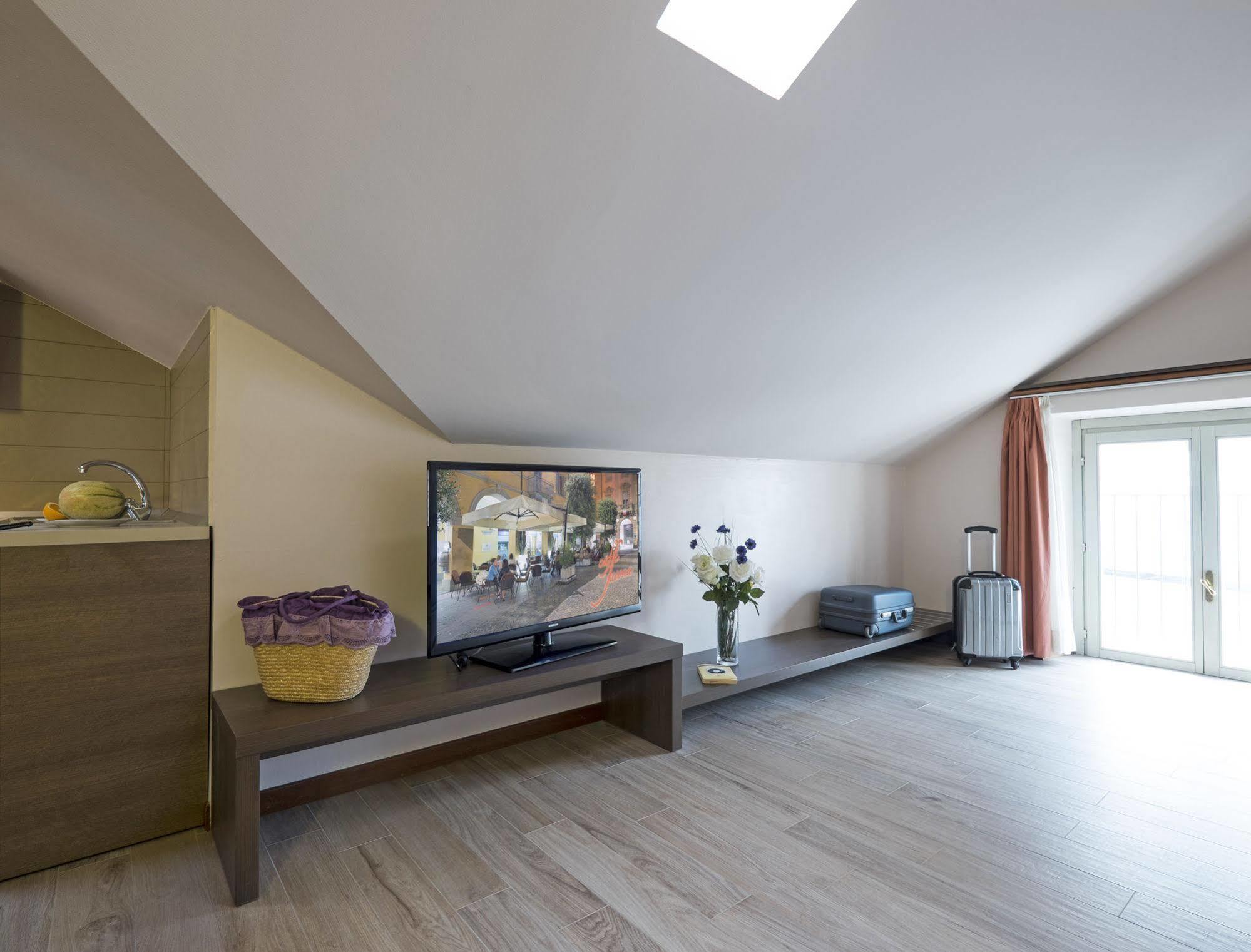 Residence Caffe Savona Alba  Zewnętrze zdjęcie