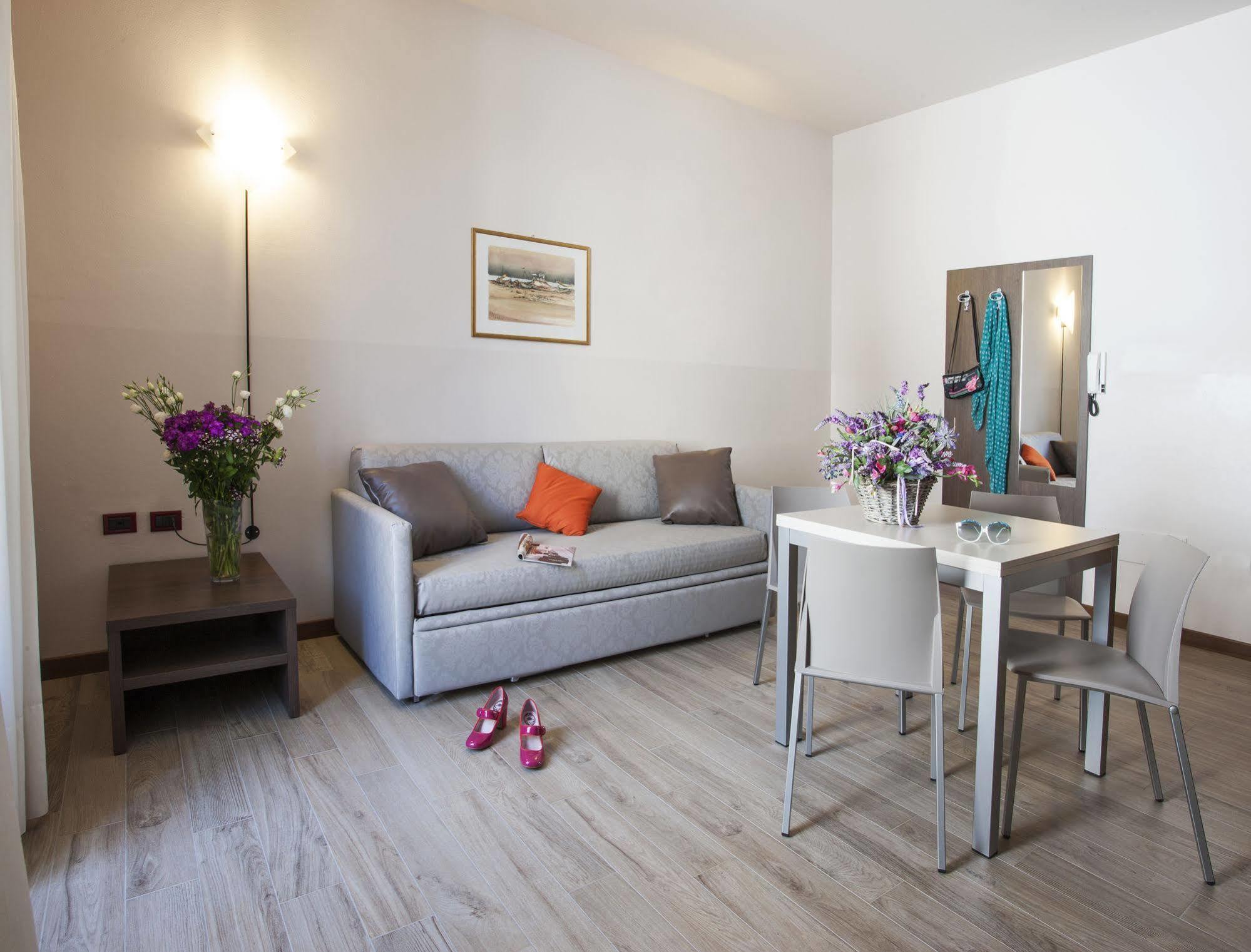 Residence Caffe Savona Alba  Zewnętrze zdjęcie