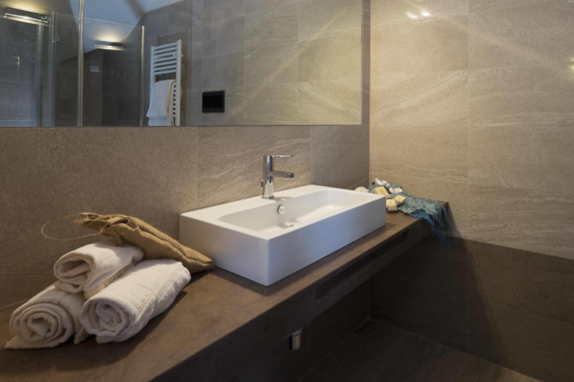Residence Caffe Savona Alba  Zewnętrze zdjęcie