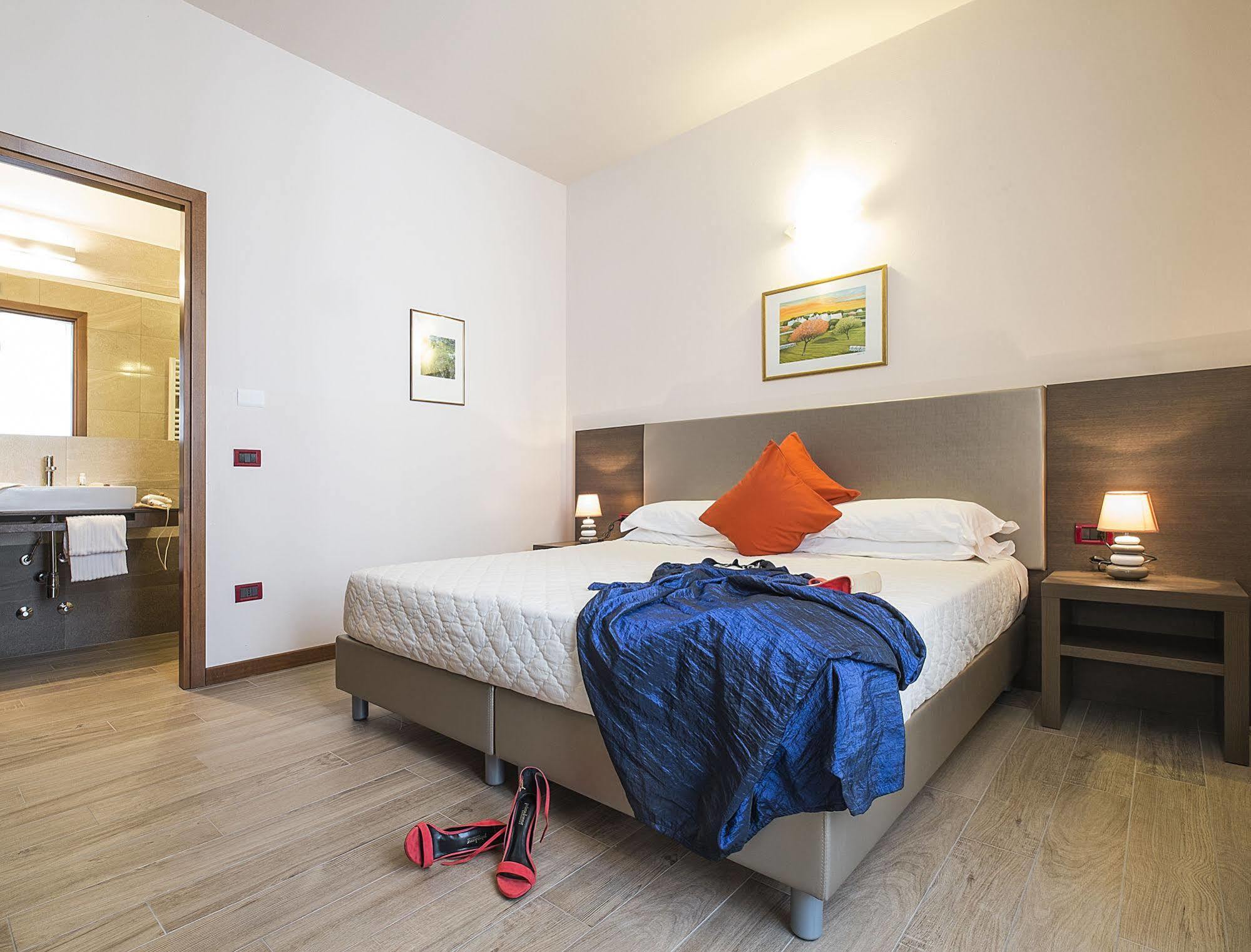 Residence Caffe Savona Alba  Zewnętrze zdjęcie