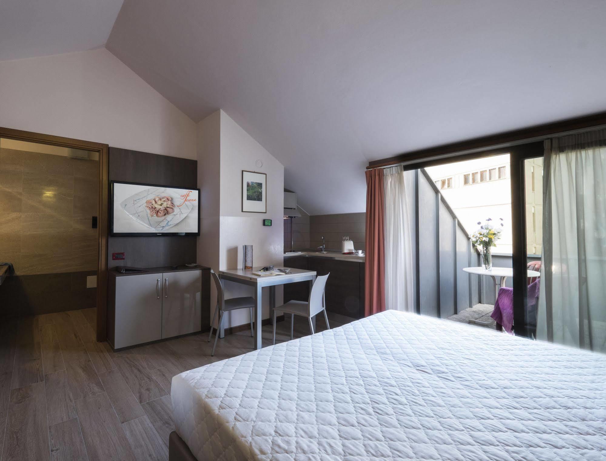 Residence Caffe Savona Alba  Zewnętrze zdjęcie