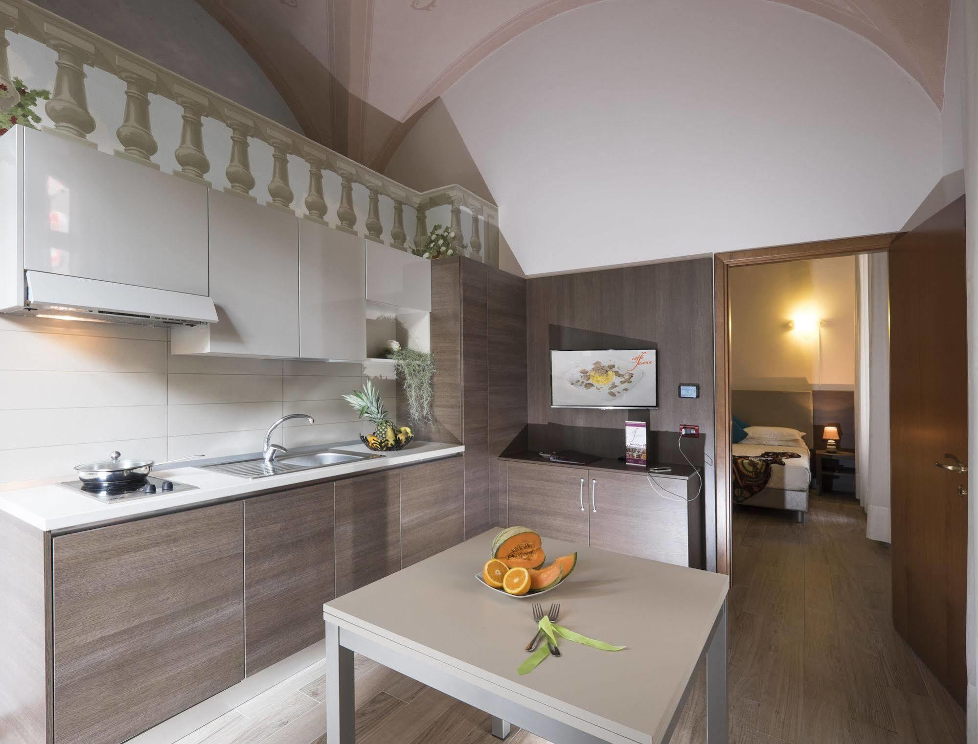 Residence Caffe Savona Alba  Zewnętrze zdjęcie
