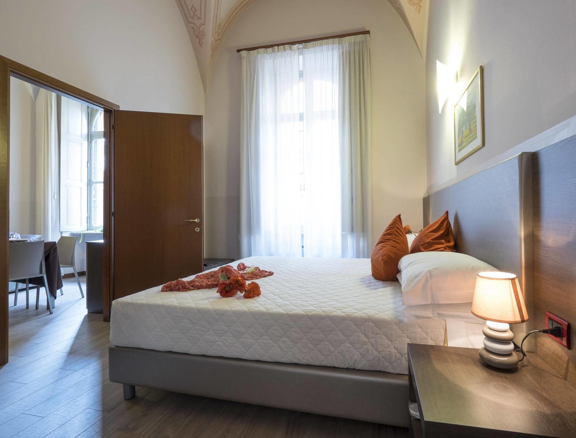 Residence Caffe Savona Alba  Zewnętrze zdjęcie